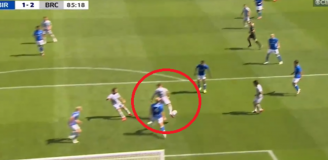 FENOMENALNY GOL PIĘTĄ w angielskiej III Lidze! [VIDEO]